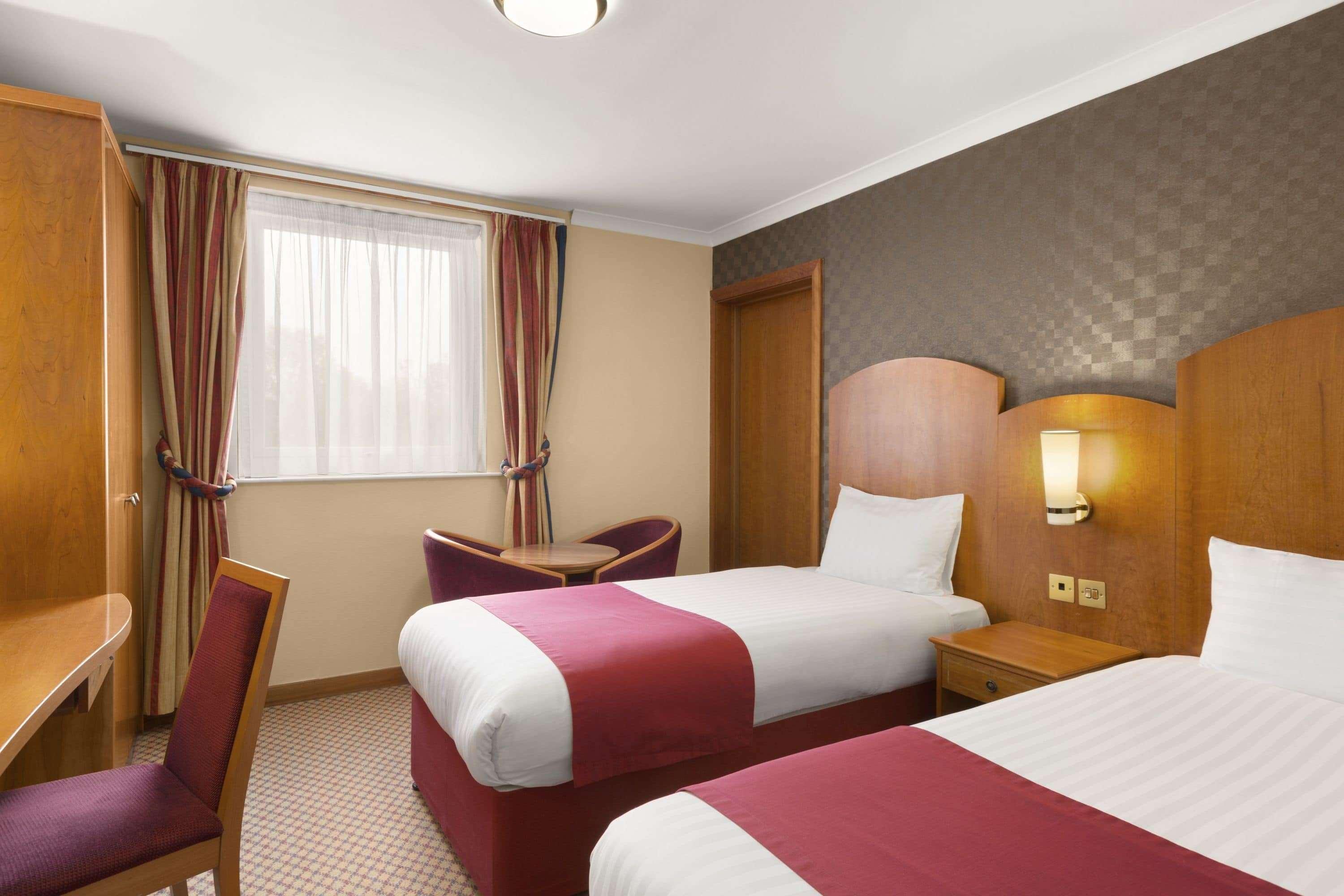 Savera South Hotel 3*