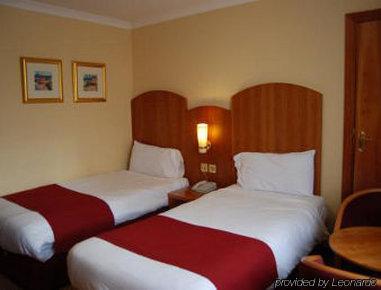 Hotel Savera South 3*