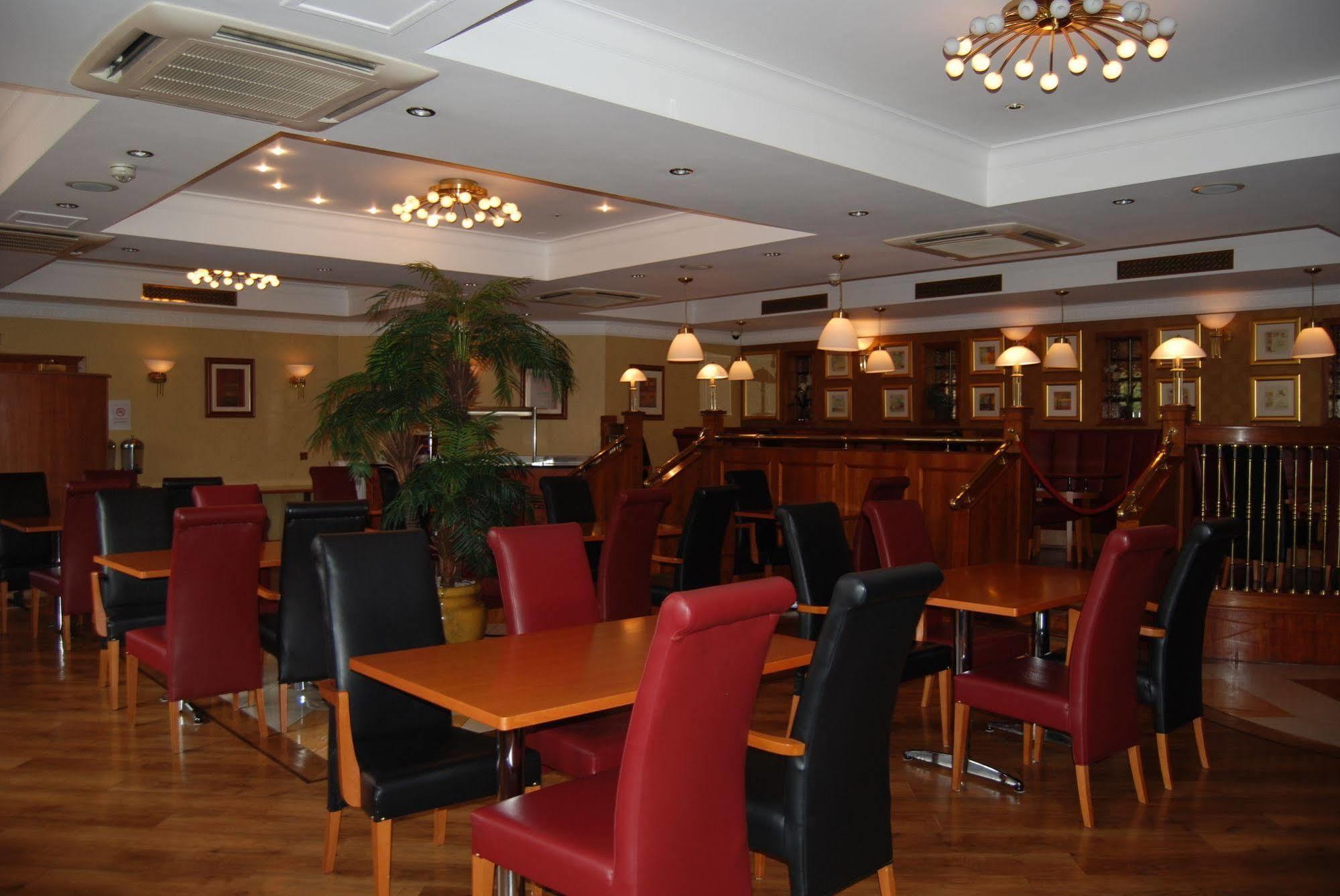 Hotel Savera South